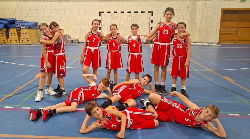 U11-es csapatunk múlt hét végén kezdte meg szereplését az Országos bajnokságban. A tabella közepén lévő csoportba kerültek, ahol meg is tartották helyüket.